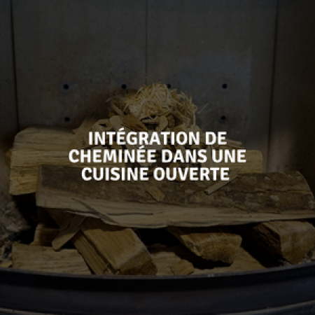integration-de-cheminee-dans-une-cuisine-ouverte-.png